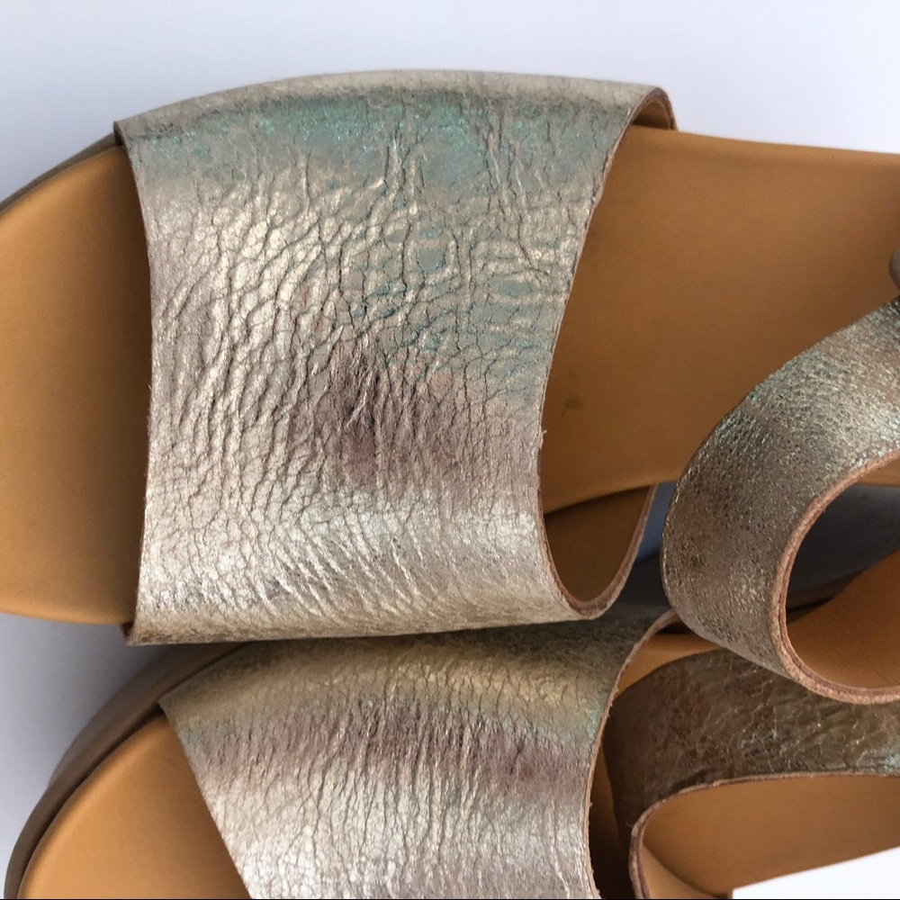 Kork- Ease size 8 metallic wedge sandals - Picture 11 of 15